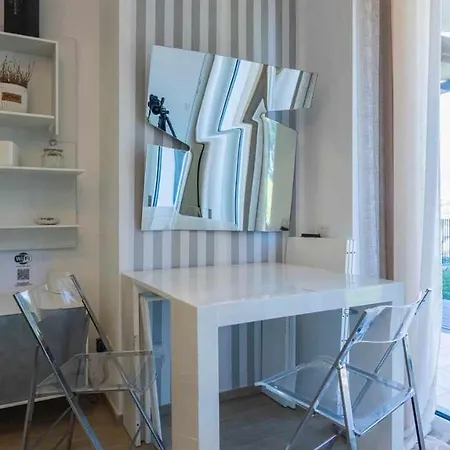 Piscinaparkingvista Mare La Perla Ligure Ac Apartment *