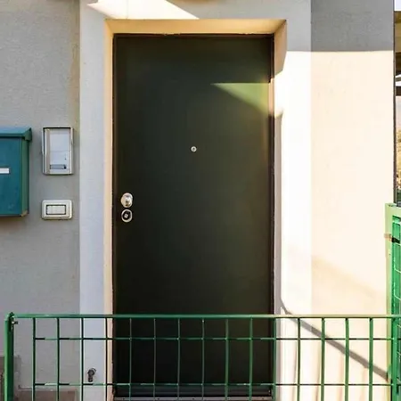 Piscinaparkingvista Mare La Perla Ligure Ac بيترا ليغوري