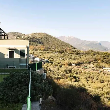 Piscinaparkingvista Mare La Perla Ligure Ac بيترا ليغوري
